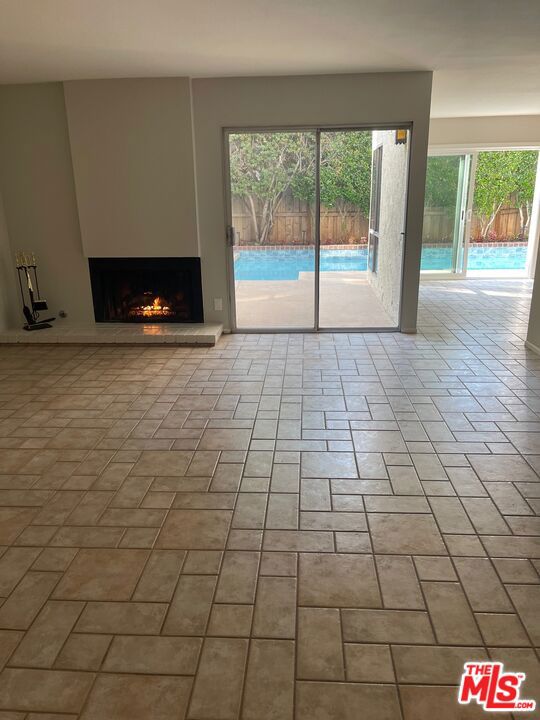 603 Racquet Club Lane, Thousand Oaks CA: https://media.crmls.org/mediaz/4fbb6ce4-7a9b-47d2-8f1d-313ad5432787.jpg