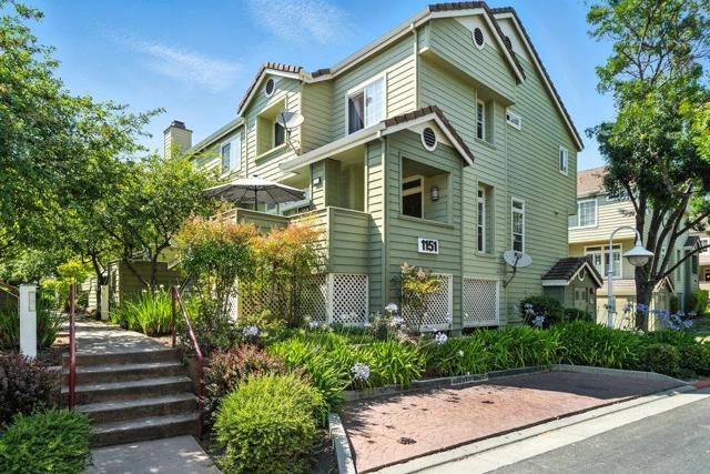 1151 La Rochelle Terrace, Sunnyvale CA: https://media.crmls.org/mediaz/4fbb849f-0b30-4d51-809d-deea73385dec.jpg