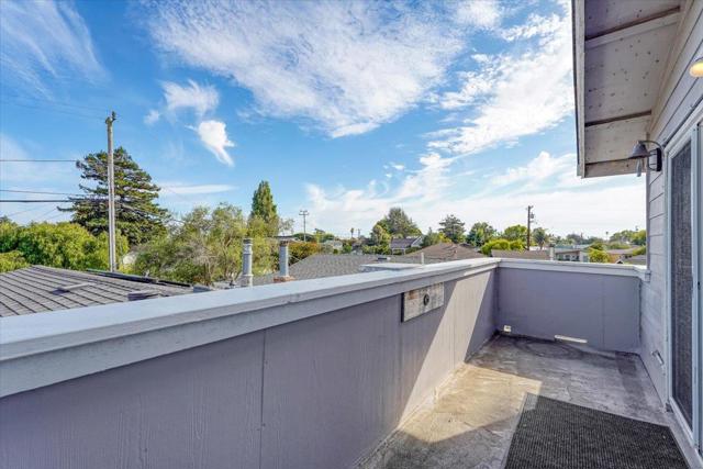 342 Wilkes Circle, Santa Cruz CA: https://media.crmls.org/mediaz/4fbb91c2-3ab0-44d3-aa10-5bf8ecfa516c.jpg