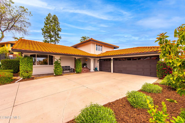 1046 Brookview Avenue, Westlake Village CA: https://media.crmls.org/mediaz/4fbbfb07-b34a-4dcf-aac4-b738eb3c9304.jpg