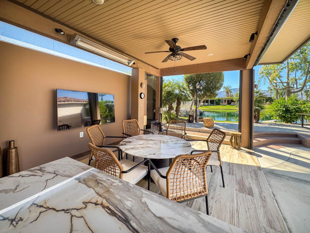 80394 Avenue 48, Indio CA: https://media.crmls.org/mediaz/4fbc0f3a-ddde-45d8-aa5c-039aa82e4348.jpg