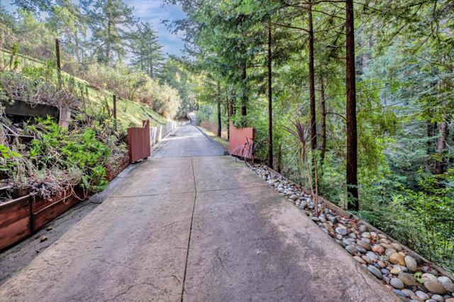 7200 Highway 17, Scotts Valley CA: https://media.crmls.org/mediaz/4fbc3983-a4ba-41c5-b78b-ca90ebba3268.jpg