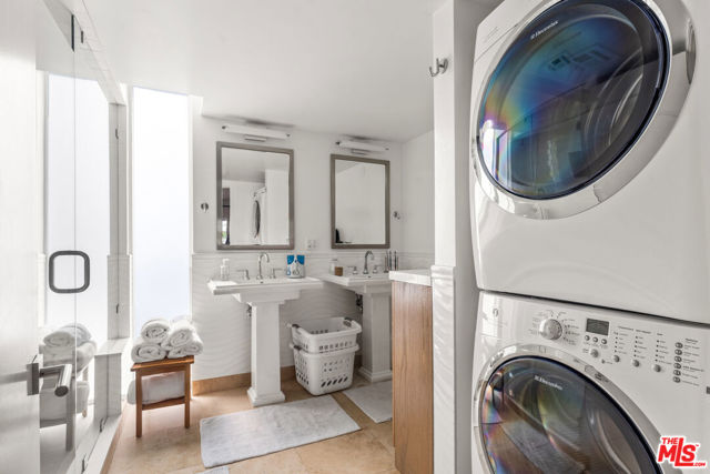 3501 Esplanade, Marina del Rey CA: https://media.crmls.org/mediaz/4fbe45c5-cf66-4f93-b20f-b61c27af3395.jpg
