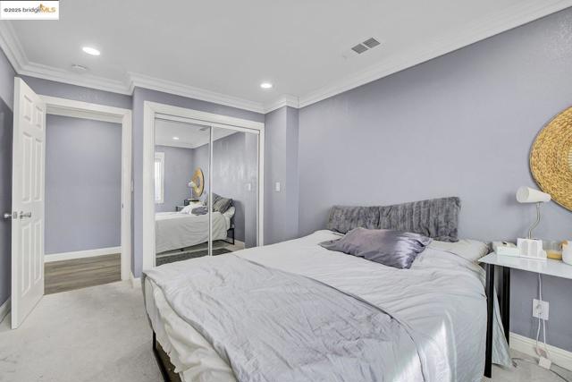 2419 Linden St, Oakland CA: https://media.crmls.org/mediaz/4fbf6514-c98e-4cf7-bd79-cb11603363b5.jpg