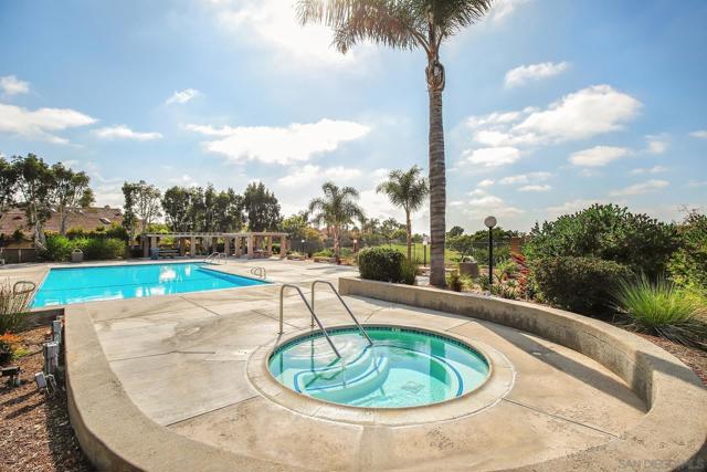 2198 Redwood Crst, Vista CA: https://media.crmls.org/mediaz/4fbf7c4a-bd18-44c1-b24f-6e50b63d7faf.jpg