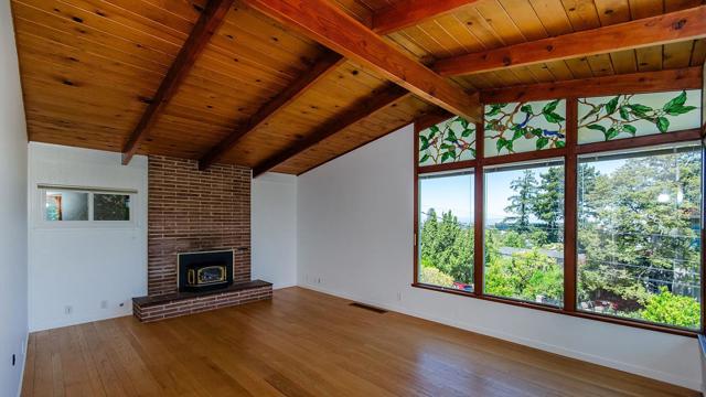 372 Elm Street, San Carlos CA: https://media.crmls.org/mediaz/4fbfa91e-b0c5-4630-9bbf-55cd8c0ee7a0.jpg
