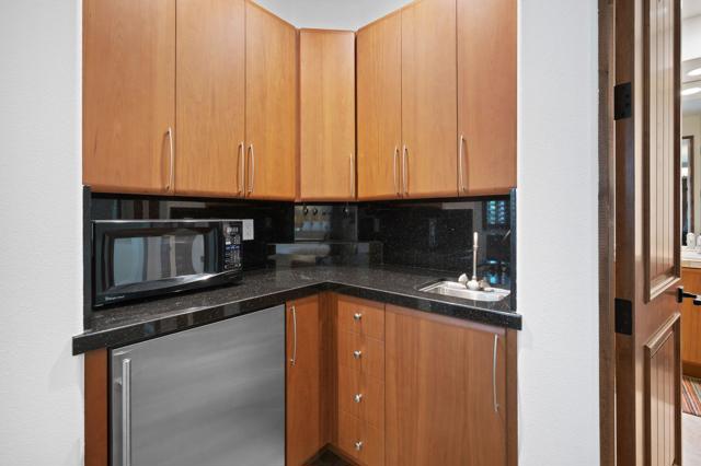 50375 Via Serenidad, La Quinta CA: https://media.crmls.org/mediaz/4fbfa964-71b8-42ad-909b-ed23c29d9a82.jpg