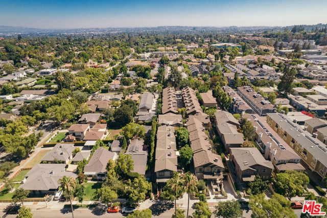 322 Alpine Street, Pasadena CA: https://media.crmls.org/mediaz/4fbfc589-d184-4d7c-82b7-5ed21b367189.jpg