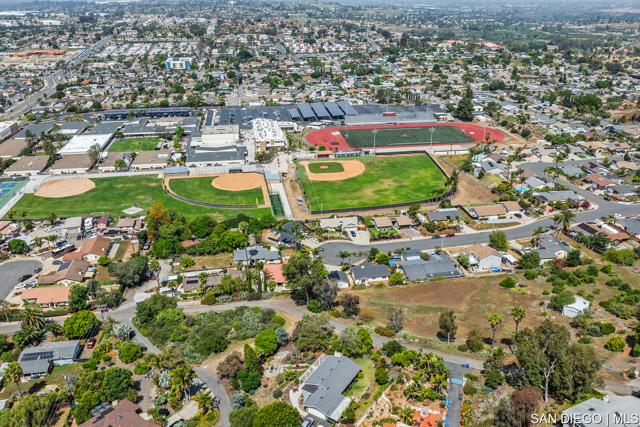 1649 San Luis Rey AVE, Vista CA: https://media.crmls.org/mediaz/4fc0fe14-93e5-46cc-afb0-e1c3767b635f.jpg