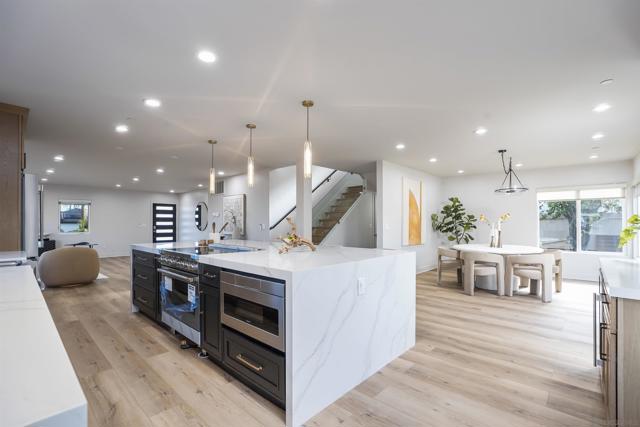 Image 20 of 75 For 4593 Coronado Ave