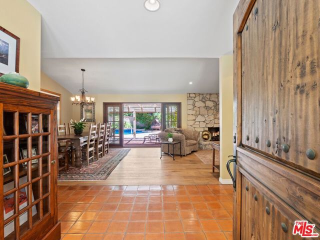 22605 Jameson Dr, Calabasas, CA 91302