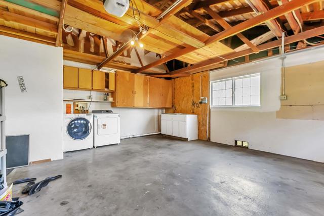 17 Muth Drive, Orinda CA: https://media.crmls.org/mediaz/4fc1eecd-b772-41bc-b391-f766e99e7414.jpg