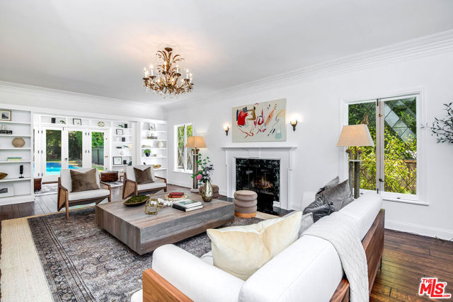 Details for 132 Beachwood Drive, Los Angeles, CA 90004