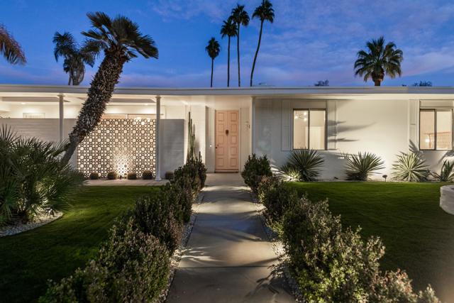 2622 S Calle Palo Fierro, Palm Springs CA: https://media.crmls.org/mediaz/4fc33bb3-97c8-4f27-be9a-0f301cadfd59.jpg