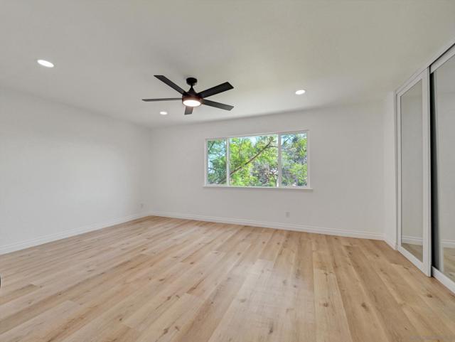 995 Bluecrest St, Corona CA: https://media.crmls.org/mediaz/4fc38195-7d17-4657-9bfe-6c5c3d9b0fe9.jpg