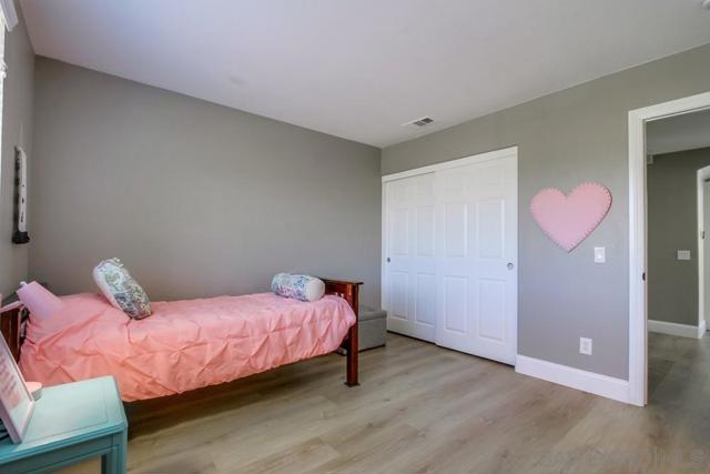 3207 Meadow Side Pl, Escondido CA: https://media.crmls.org/mediaz/4fc39f97-fc81-45bc-a504-d7d29649b55f.jpg