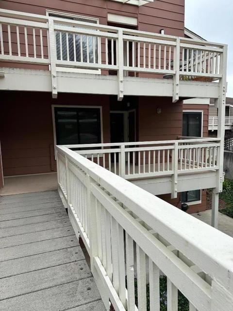 808 Red Leaf Court, San Francisco CA: https://media.crmls.org/mediaz/4fc3b23c-5b68-4e56-b2cc-62f6c70833fa.jpg
