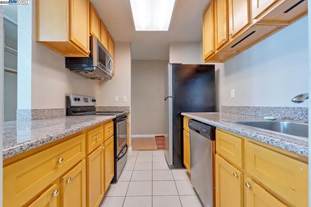 3300 Wolcott Cmn, Fremont CA: https://media.crmls.org/mediaz/4fc3d548-fe37-4f3c-94ab-973df90e8c99.jpg