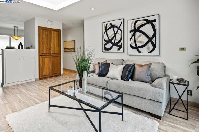3554 Arcadian Ct, Castro Valley CA: https://media.crmls.org/mediaz/4fc4478f-fc0e-41f9-a725-dbbddd9908fb.jpg