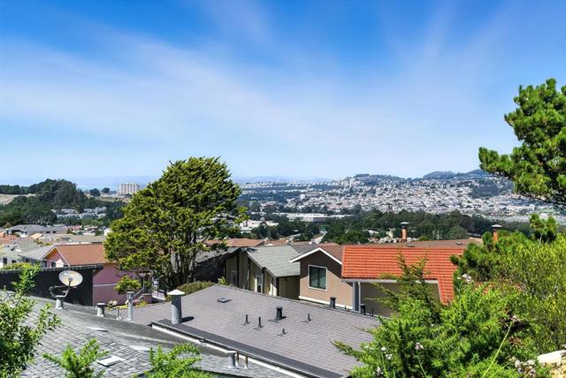 102 Dennis Drive, Daly City CA: https://media.crmls.org/mediaz/4fc47f9a-7cb8-4d9f-9d87-ff1a9bd69477.jpg