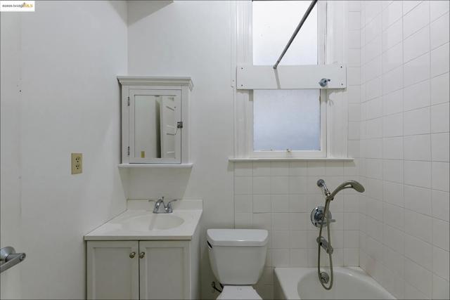 45 Auburn Street, San Francisco CA: https://media.crmls.org/mediaz/4fc505f1-48ff-49e9-82c6-a9c7953c6861.jpg