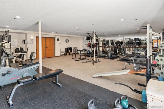2445 Brant St, San Diego CA: https://media.crmls.org/mediaz/4fc51e32-88db-4d04-bc6a-99dd3c680d6a.jpg