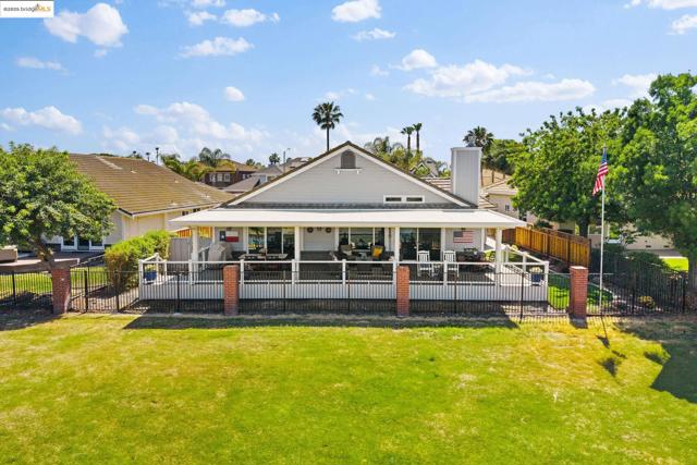 5521 Lanai Ct, Discovery Bay CA: https://media.crmls.org/mediaz/4fc54272-682e-4750-8383-bb90ceb27007.jpg