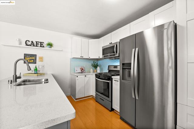 300 Locust Dr, Vallejo CA: https://media.crmls.org/mediaz/4fc56304-41d1-48be-99e3-c4f4c481a3d1.jpg