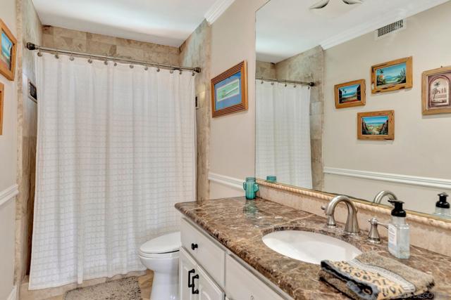 560 Seeforever Dr, San Marcos CA: https://media.crmls.org/mediaz/4fc5b023-2273-433c-a7b5-b9e2272171ed.jpg