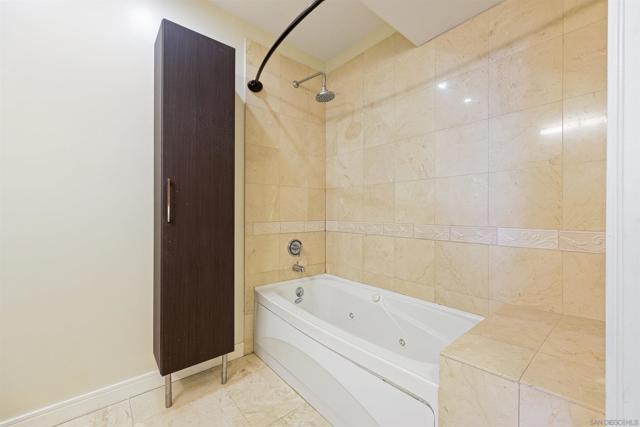 550 Front St., San Diego CA: https://media.crmls.org/mediaz/4fc5cdf3-95ef-4a73-932c-5869a4237705.jpg
