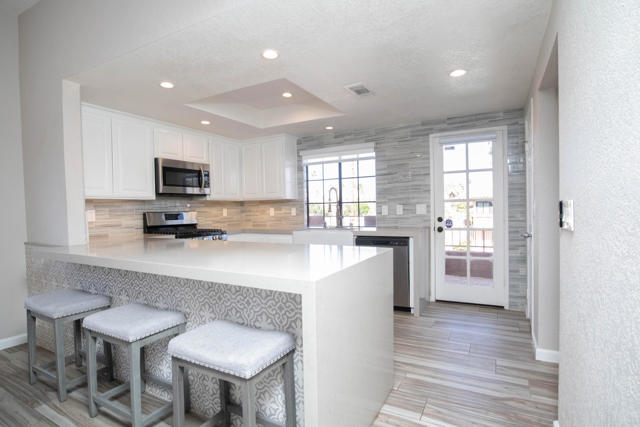 46395 Ryway Place, Palm Desert CA: https://media.crmls.org/mediaz/4fc5e478-be86-483b-bf60-806c0c0dbe9f.jpg