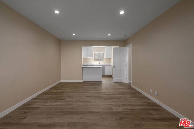 1553 S Saltair Avenue, Los Angeles CA: https://media.crmls.org/mediaz/4fc5ecad-23d2-4ef7-b17a-f863e42050e6.jpg