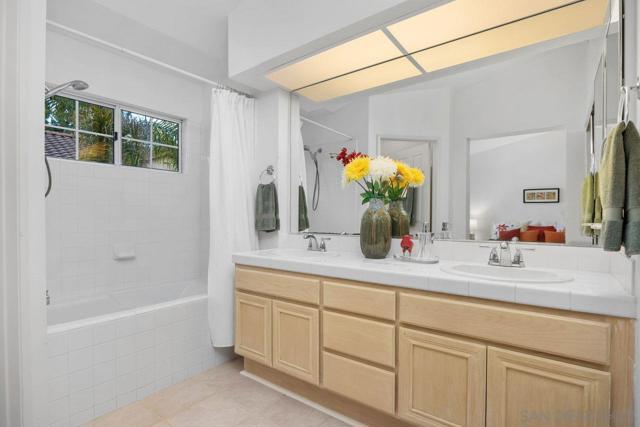 3965 Via Holgura, San Diego CA: https://media.crmls.org/mediaz/4fc6c18b-9782-4f1d-b9aa-e7b57b1014ef.jpg