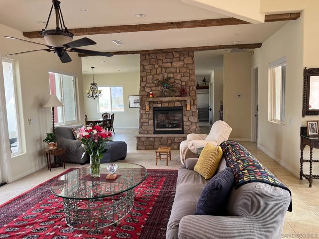 341 Ocotillo Cir, Borrego Springs CA: https://media.crmls.org/mediaz/4fc6d394-9326-46cb-9627-5e93d5dd5db6.jpg