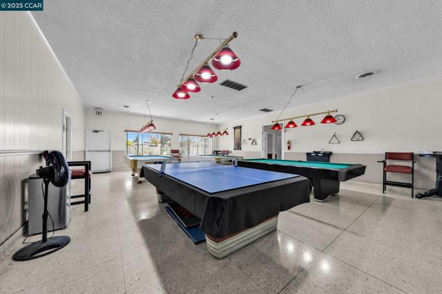 16401 San Pablo Ave, San Pablo CA: https://media.crmls.org/mediaz/4fc7793a-6a6a-4b9c-9128-116da0ec3e83.jpg