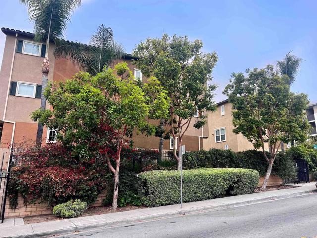 506 62nd Street, San Diego CA: https://media.crmls.org/mediaz/4fc77990-e724-4a0a-abee-2a42087f487d.jpg