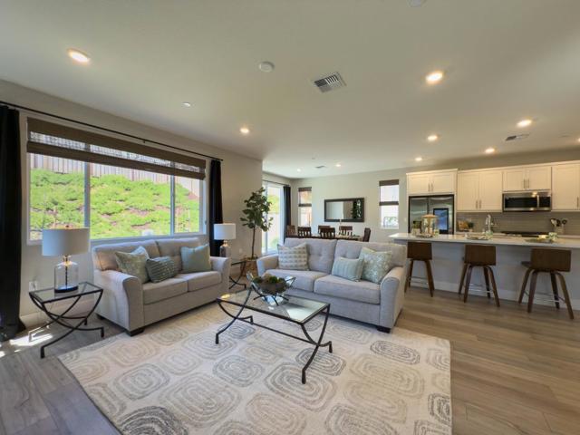 2581 Haybale Street, Gilroy CA: https://media.crmls.org/mediaz/4fc8078e-3600-459b-bbf7-9e06a7569404.jpg