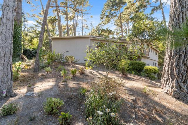 7 Wyndemere Vale, Monterey CA: https://media.crmls.org/mediaz/4fc86a37-263d-4e5e-ba5d-bc69662a1319.jpg