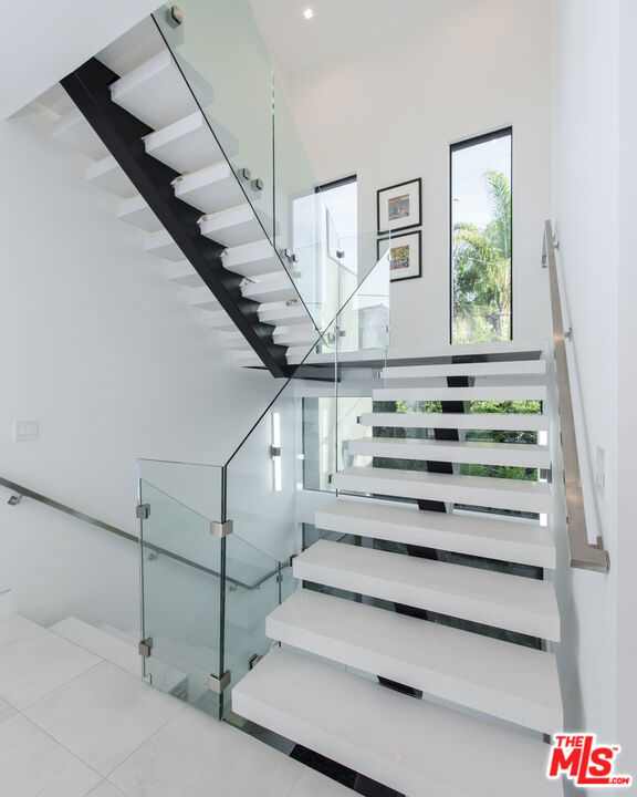 12720 Montana Avenue, Los Angeles CA: https://media.crmls.org/mediaz/4fc88b60-be4a-4ce1-97a4-cd890f963856.jpg