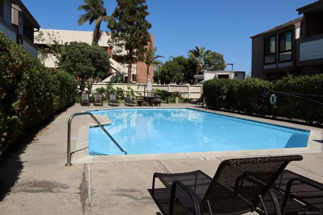9120 GRAMERCY DR, San Diego CA: https://media.crmls.org/mediaz/4fc8f04e-828d-456d-9fe0-bd09458ee349.jpg