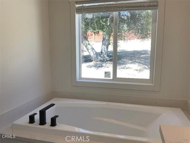 Detail Gallery Image 20 of 37 For 39421 Calle El Parado Rd, Santa Clarita,  CA 91350 - 4 Beds | 2 Baths