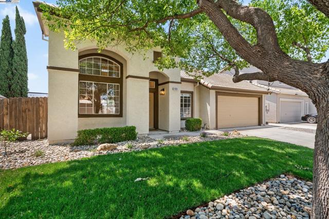 1970 Knollcrest Ln, Tracy CA: https://media.crmls.org/mediaz/4fc9c14e-408e-4727-a363-59f0622449e7.jpg