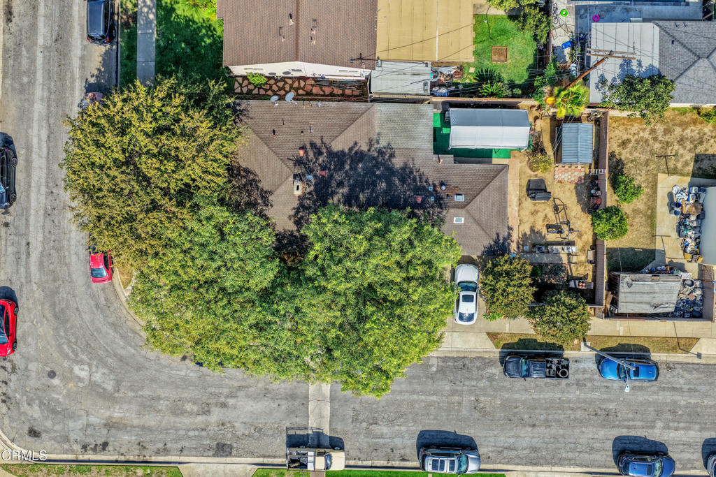 https://media.crmls.org/mediaz/4fca1835-a57d-4d5f-affc-c1e184e8316c.jpg?preset=X-Large