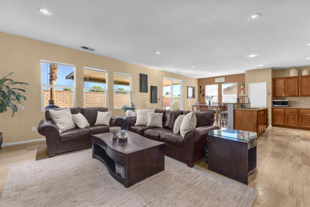 41394 Hanover Street, Indio CA: https://media.crmls.org/mediaz/4fcaf5a9-1b3e-42c3-8f57-c033ce8a4133.jpg