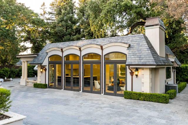 176 Encinal Avenue, Atherton CA: https://media.crmls.org/mediaz/4fcaf64c-9a5a-471a-8153-88102ebd45cd.jpg