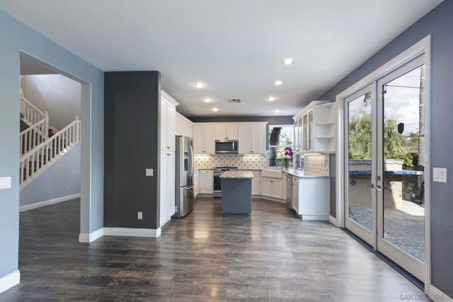 11927 Dapple Way, San Diego CA: https://media.crmls.org/mediaz/4fcb3c57-6604-4980-ace3-42534ea679d3.jpg