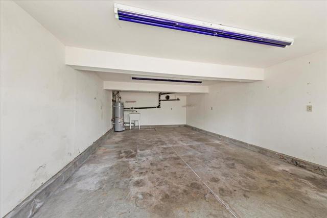 2857 Ford Street, Oakland CA: https://media.crmls.org/mediaz/4fcb6bb7-b32a-44b0-a000-d0a0079db04a.jpg