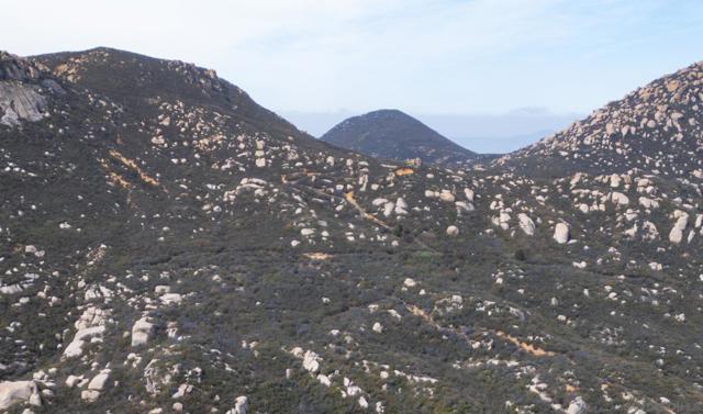 17441 Dos Picos Park Road, Ramona CA: https://media.crmls.org/mediaz/4fcc34a7-0814-4db4-a0db-dba301fc4660.jpg