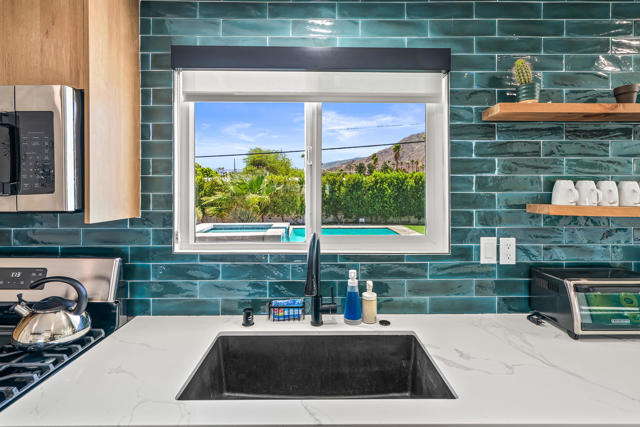 835 Rosa Parks Road, Palm Springs CA: https://media.crmls.org/mediaz/4fcc98e9-e67f-4d2c-923f-bdb22ae5dd58.jpg