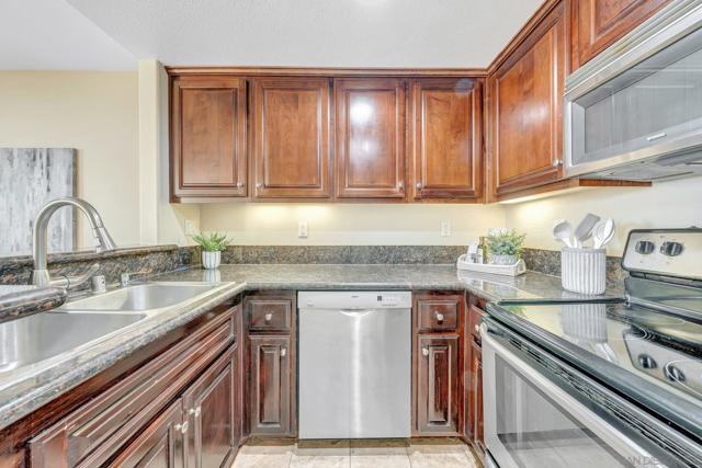 3985 Nobel Dr, San Diego CA: https://media.crmls.org/mediaz/4fccb443-9e75-494c-aae6-9ada75fed4f5.jpg